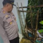 Kapolsek Dramaga Bogor Jawa Barat Langsung Turun ke TKP Tanah Longsor dan Rumah Roboh