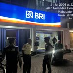 Dit Samapta Korsabhara Baharkam Polri Gelar Patroli Dialogis dan Salurkan Sembako di Gunung Putri