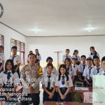 Menjalankan Tupoksinya, Bhabinkamtibmas Polsek Tondon Nanggala Kunjungi SMPN 3 Satap Nanggala