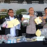 Polres Bekasi Kota Menetapkan 26 Tersangka Pengedar Gelap di Sita