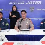 Amankan 5 Tersangka, Polda Jatim Berhasil Ungkap Jual Logam Mulia Emas dibawah Harga Pasaran