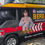 Dengan Jargon Luthfie.daily Berbagi Membantu Sepenuh Hati, Kapolrestabes Surabaya Bagikan Beras dan Minyak Goreng Kepada Masyarakat yang Membutuhkan