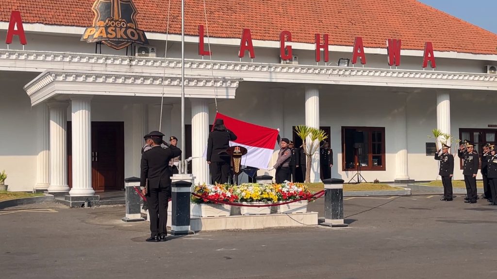 Upacara Peringatan Detik-Detik Proklamasi Kemerdekaan Republik Indonesia ke-81 di Polres Pasuruan Kota Berlangsung Khidmat dan Penuh Makna
