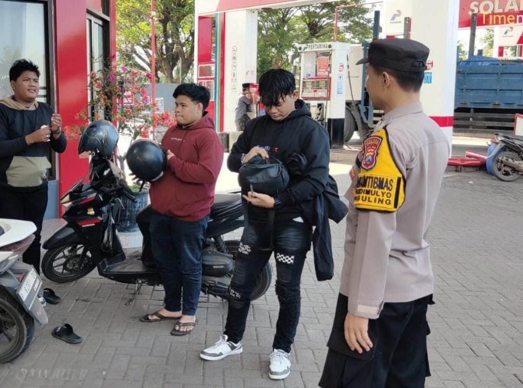 Patroli Dialogis Polsek Nguling Ajak Masyarakat Turut Serta Harkamtibmas