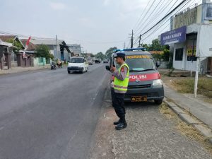 Patroli Polsek Rejoso Dukung Kelancaran dan Keamanan Jamaah Haul KH Abdul Hamid ke-45
