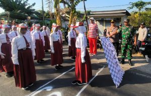 Semarak HUT RI ke-81, Kapolsek Keboncandi Bersama Danramil Dorong Semangat Nasionalisme Pelajar Lewat Lomba PBB