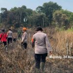 Pastikan Tak Ada Api Kembali, Brimob Kalbar Patroli di Bekas Lokasi Karhutla