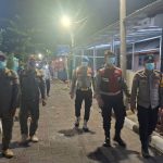 Antisipasi Abu Vulkanik Anak Krakatau, Polsek Kepulauan Seribu Selatan Bagikan Masker dan Sosialisasikan Layanan Polisi 110