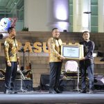 Moment Peringatan Hari Jadi Kabupaten Pasuruan Ke-1097, Bupati Pasuruan Serahkan Apresiasi Penghargaan Kepada Polres Pasuruan Kota