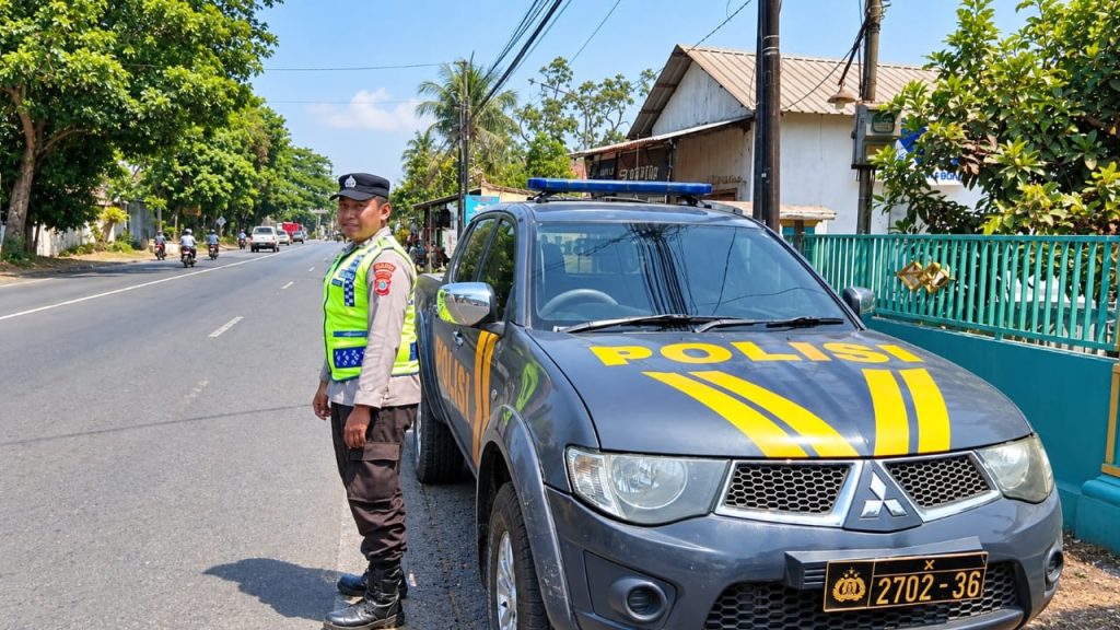 Patroli Harkamtibmas Siang Hari, Polsek Rejoso Intensifkan Upaya Ciptakan Situasi Kondusif