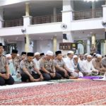 Polisi Bersama Masyarakat, Kapolres Banjar Ikuti Subuh Keliling Bersama Kapolda Kalsel di Masjid Agung Al Karomah