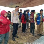 Polsek Amuntai Tengah Dampingi Panen Raya Kacang Tanah di Desa Pinangkara, Dukung Ketahanan Pangan