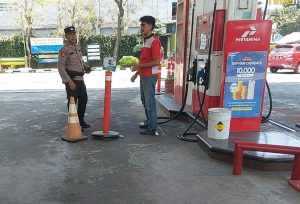 Antisipasi Kerawanan di Tengah Kelangkaan Solar, Polsek Pohjentrek Intensifkan Patroli SPBU