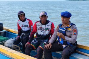 Polisi Bersama Masyarakat, Satpolair Polres Pasuruan Kota Perkuat Sinergi Kamtibmas Bersama Nelayan Dan Masyarakat Pesisir