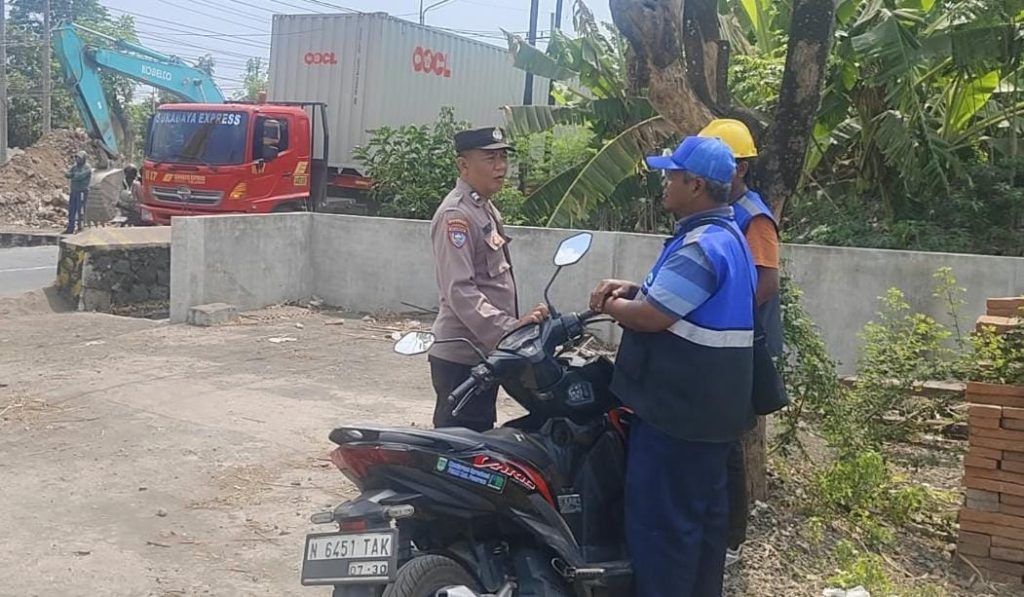 Polisi Bersama Masyarakat, Polsek Grati Hadir Sebagai Pengayom Dan Pelindung Masyarakat