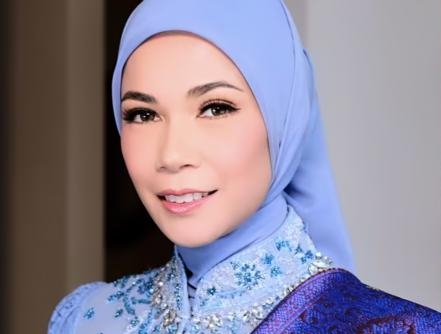 dewi_yuali_1